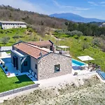 Noeli Villa